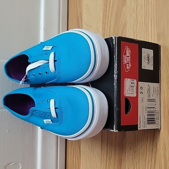 Vans hawaiian Ocean size 2 sneakers - Picture 3 of 6